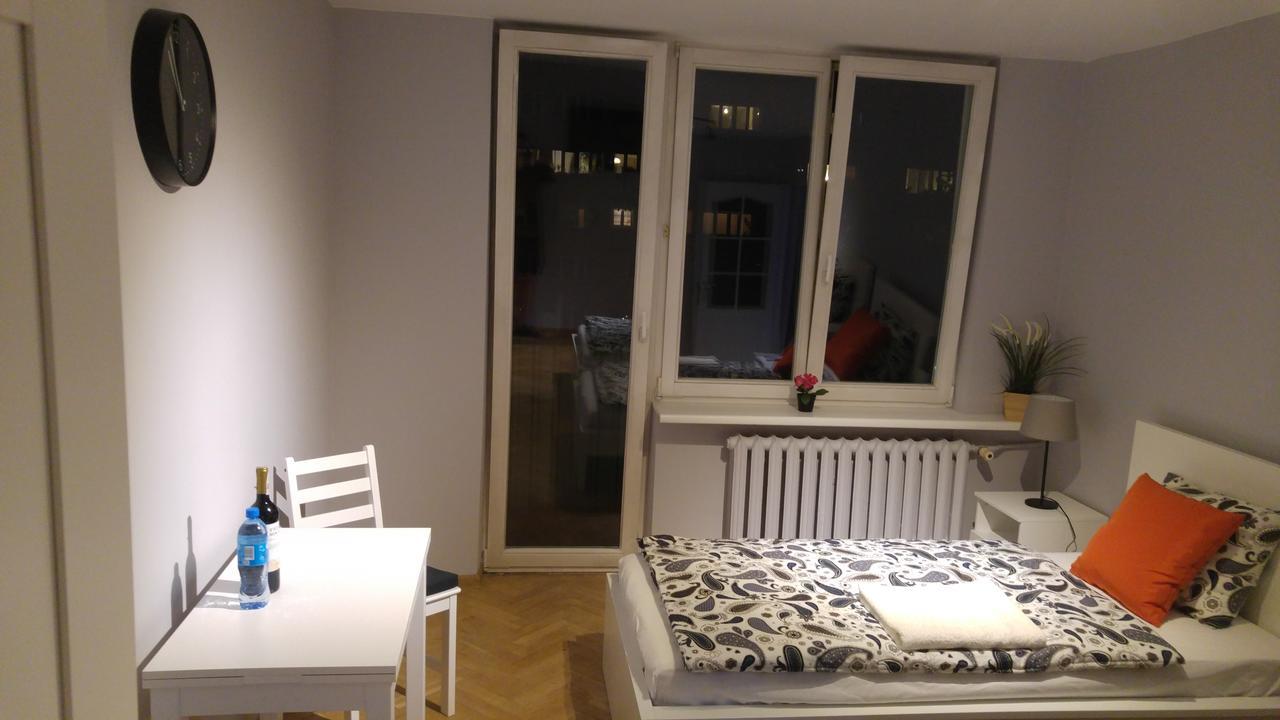 ורשה Rent0Nline Niepodleglosci Rooms Metro מראה חיצוני תמונה
